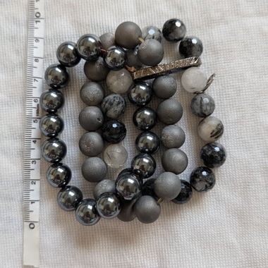 Lot de bracelets gris et noir