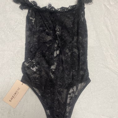 Body in pizzo nero