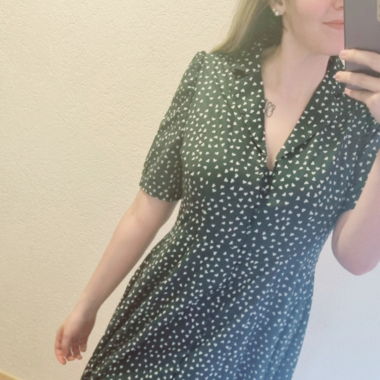 Langes T-Shirt-Kleid in Tannengrün