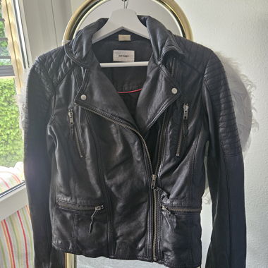 Veste en cuir noire
