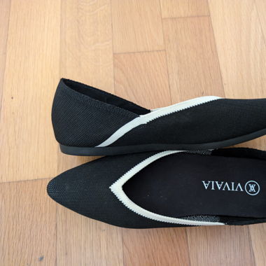 Elegant Comfortable Flats by Vivaia - Size 39