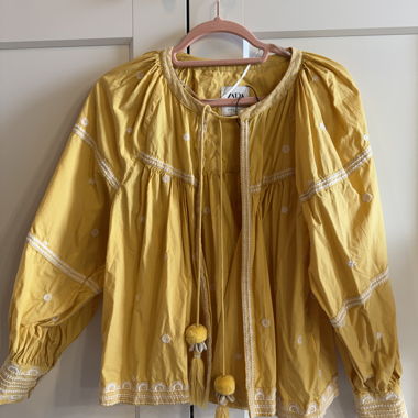 Blusa gialla ricamata