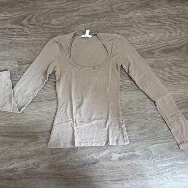 Beiges Langarmshirt
