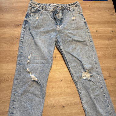 Jeans Zara déchirés