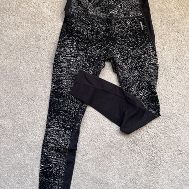 Leggings sportivi neri con motivo