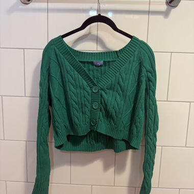 Green cropped cardigan with button detail 
