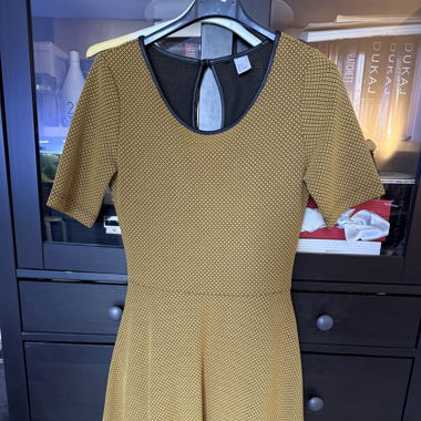 Gelbes Kleid