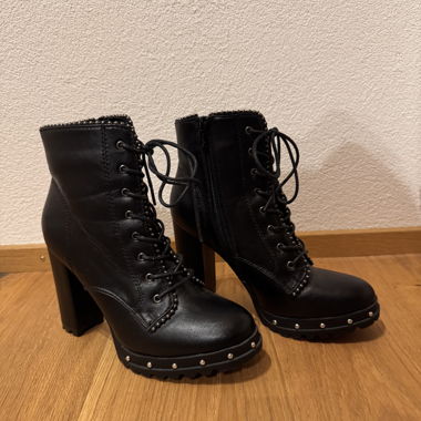 Décolleté effetto pelle neri