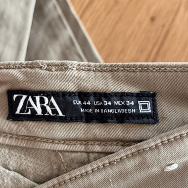 Pantaloni chino verdi di Zara taglia EUR 44