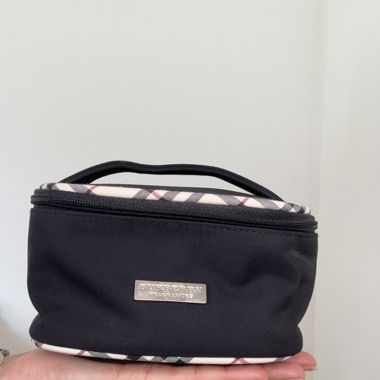 Burberry beauty case 