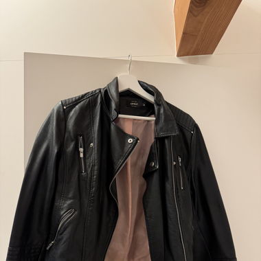Schwarze Lederjacke, Grösse 38