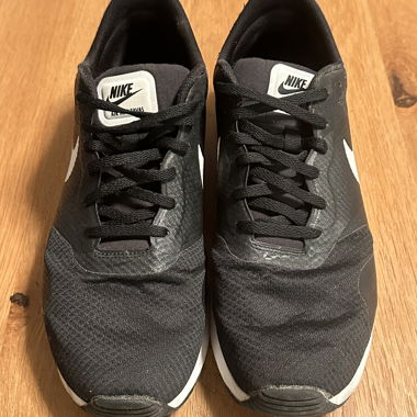 Nike Air Max Tavas schwarz