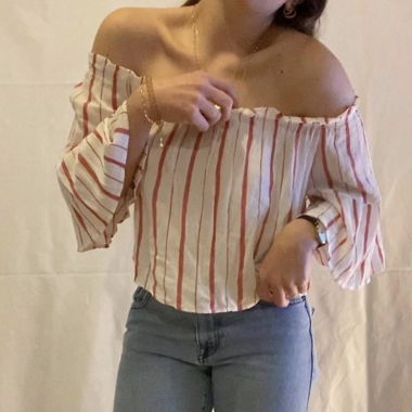 Top Off-Shoulder di Bershka