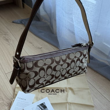 COACH Vintage Signature Baguette Bag – Y2K / 2000s