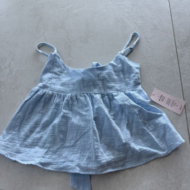 Top en lin bleu clair