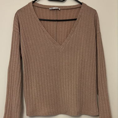 Shirt mit V-Schnitt