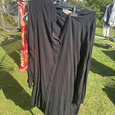 Chemise noire à manches longues