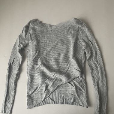 Grey top