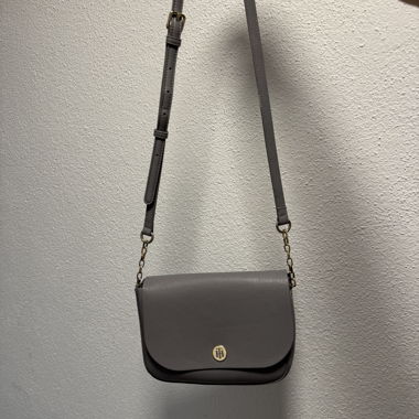Tommy Crossbody Kabelka
