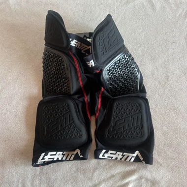 bas de protection moto LEATT - comme neuf 