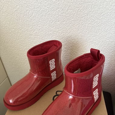 Ugg ROUGE