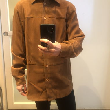 Camicia marrone con bottoni