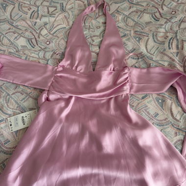 Pinkes Satin Kleid