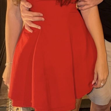 Robe rouge à fines bretelles