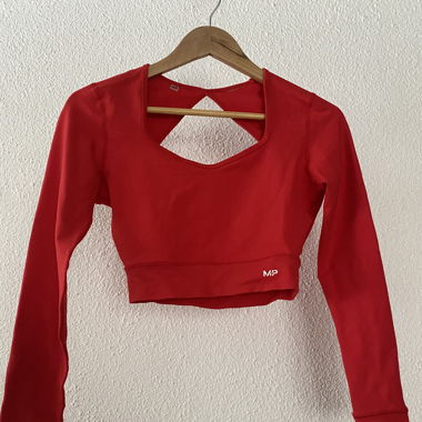 Red Crop Longsleeve by MP – Cut-Out Back