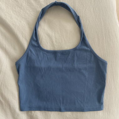 Top blu con schiena scoperta