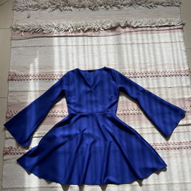 Elegantes kurzes Kleid