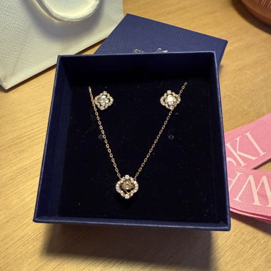 Collana e orecchini Swarovski oro rosa