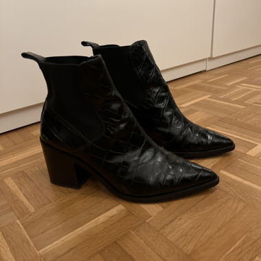 Bottes & other stories
