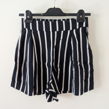 H&M Shorts mit Streifen