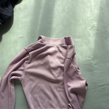 Violettes Oberteil