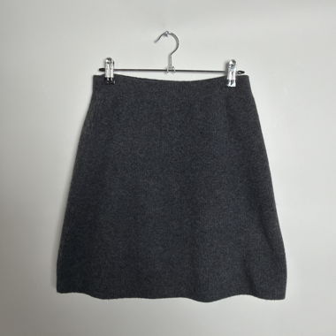 Mini-jupe courte gris foncé
