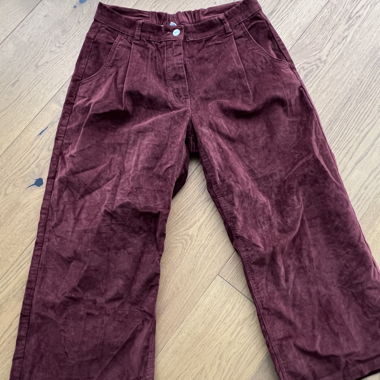 Pantalon en velours côtelé bordeaux
