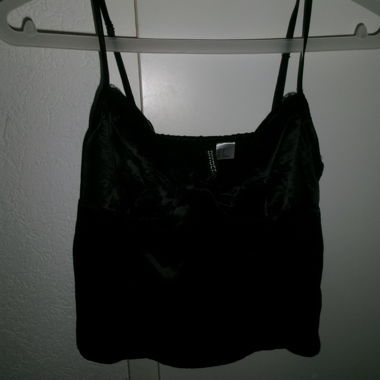 Top noir en satin Dentelle