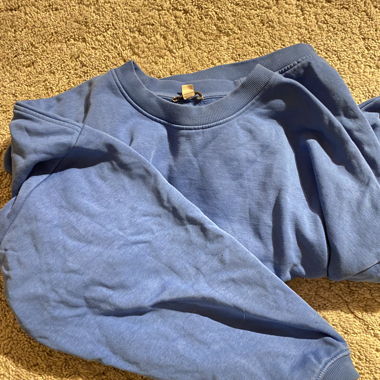Pull bleu