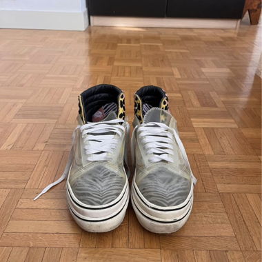 Vans 