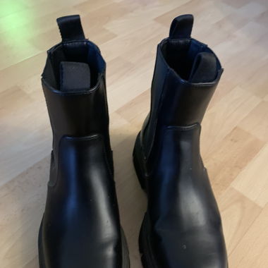 Zara 42