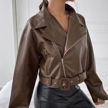 Kurze Jacke aus braunem Kunstleder