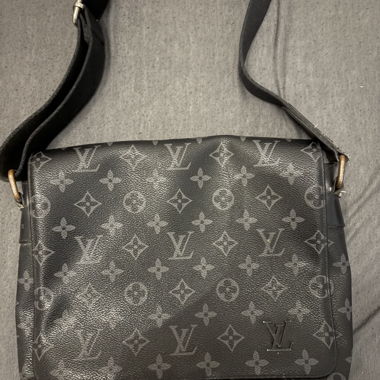 Sac Louis Vuitton à l'épaule/banane