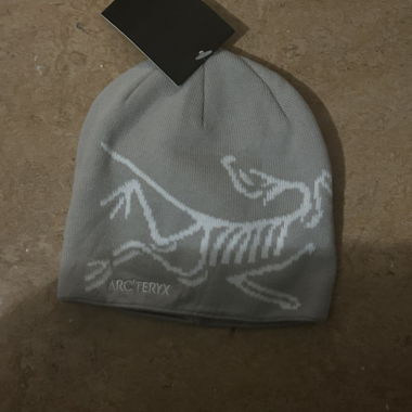 Bonnet Arc'teryx gris