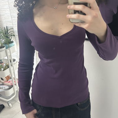 Violettes Langarm-Top