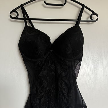 Schwarzer Spitzen Body von H&M (B75)