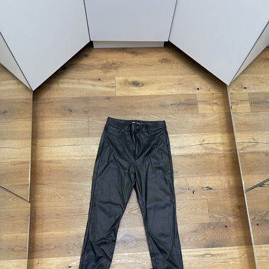 Lederhosen von Zara