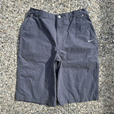 Pantaloncini cargo vintage Nike grigi