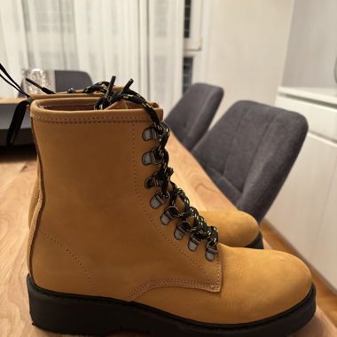 Bottes en cuir taille 38 porté 1 fois