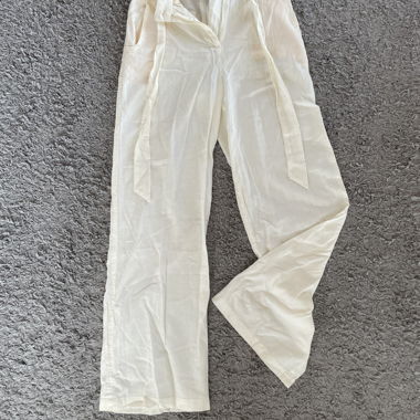 Pantaloni in lino a gamba larga NA-KD